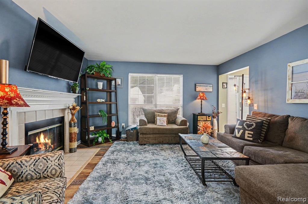 975 Oak Creek Drive, South Lyon, MI 48178 — Photo 6