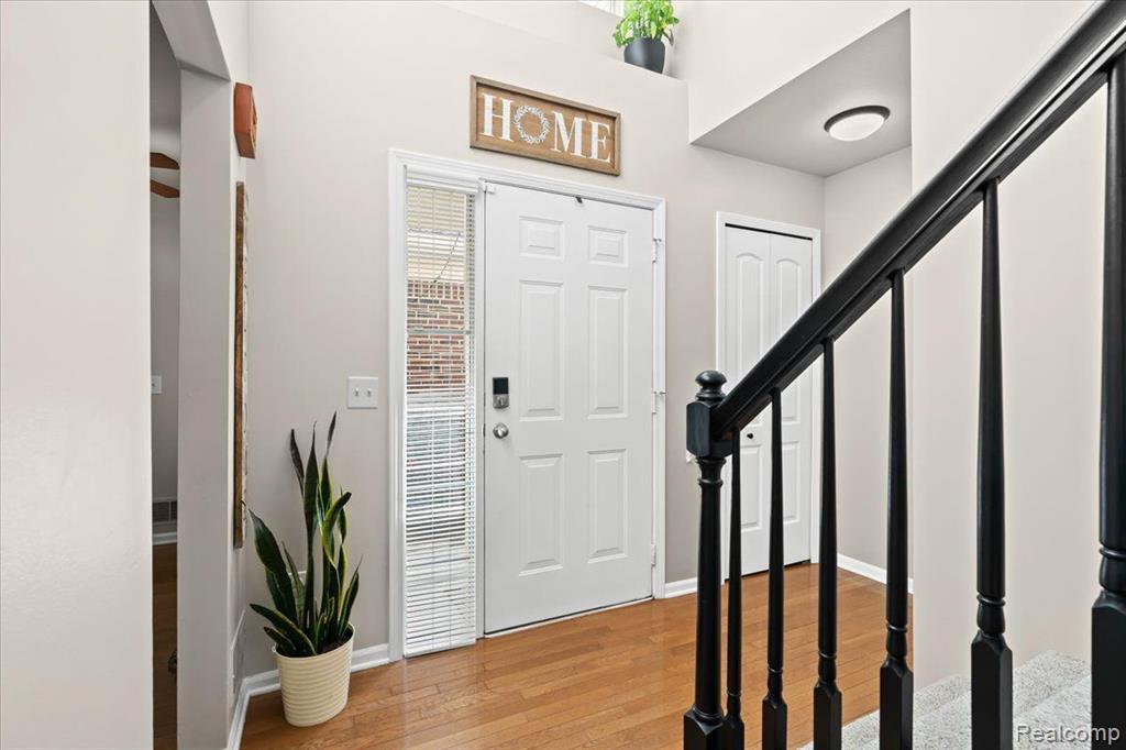 8747 COLUMBIA Circle, Canton, MI 48187 — Photo 2