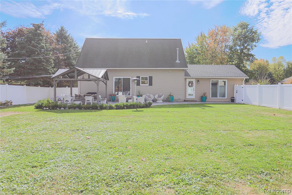 5230 Robinwood Drive, Clyde, MI 48049 — Photo 9
