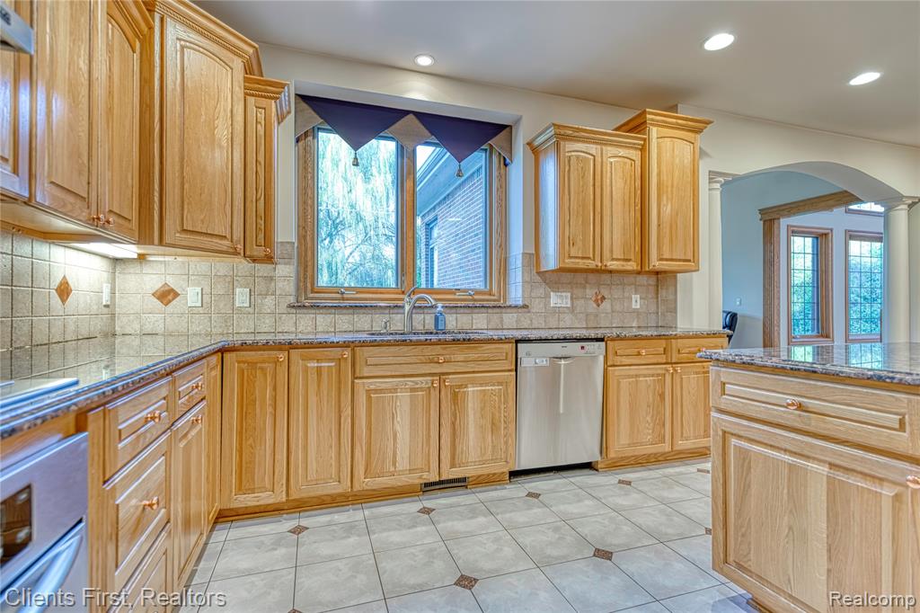 40600 8 Mile Road, Novi, MI 48167 — Photo 26