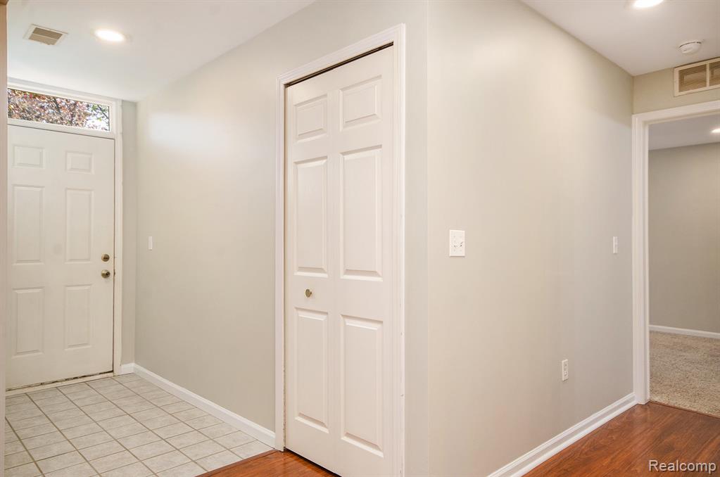 42735 Richmond Drive, Sterling Heights, MI 48313 — Photo 4