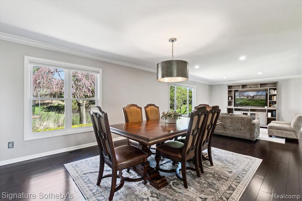 5896 HUNTERS GATE Drive, Troy, MI 48098 — Photo 10