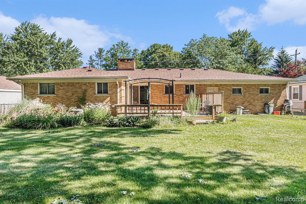 5559 Pleasant Drive, Waterford, MI 48329 — Photo 19