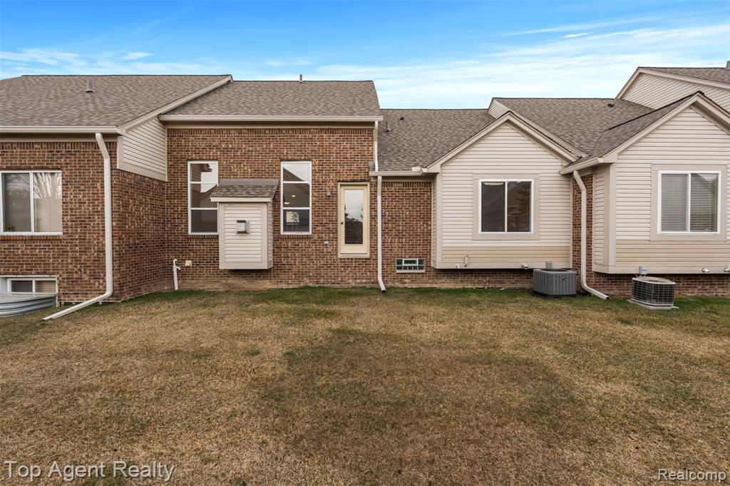 45505 Limerick Drive, Macomb, MI 48044 — Photo 31