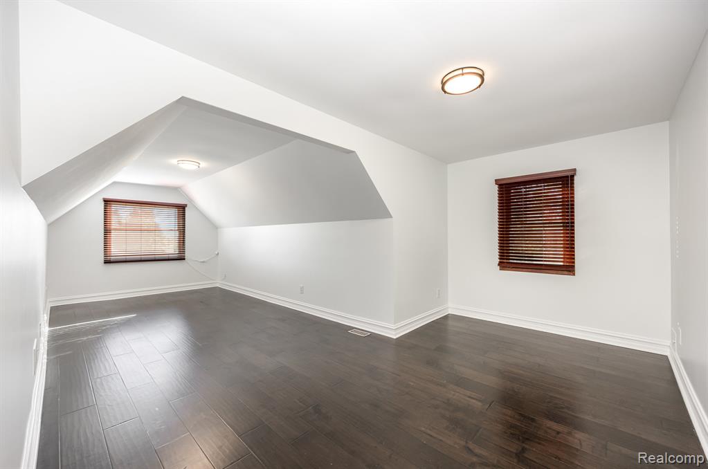 53005 Gregory Drive, Macomb, MI 48042 — Photo 29
