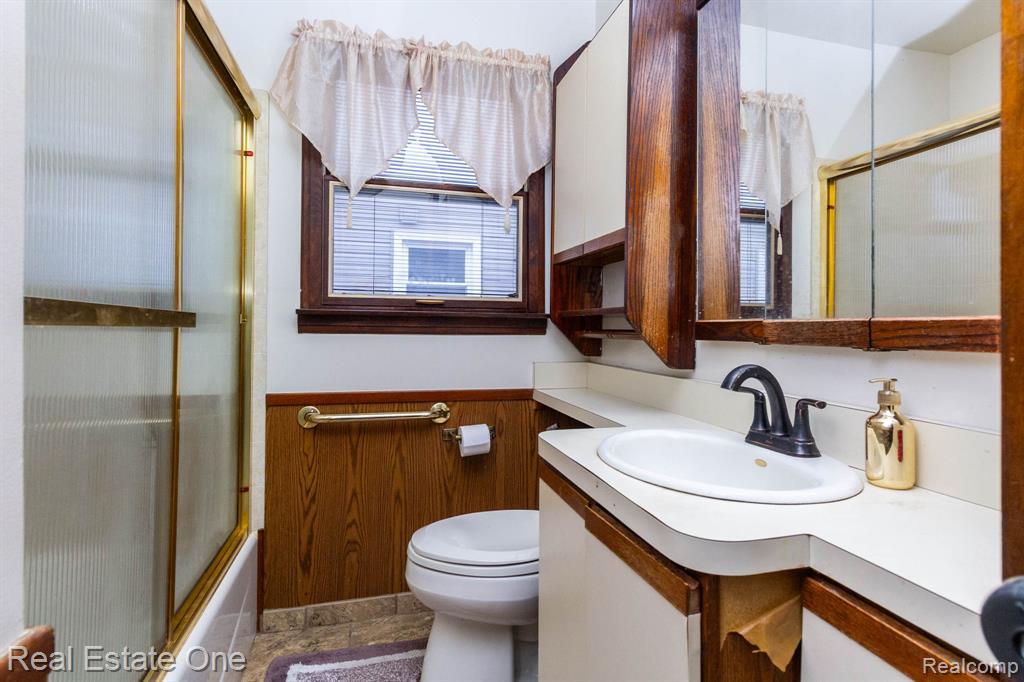 1977 Markese Avenue, Lincoln Park, MI 48146 — Photo 22