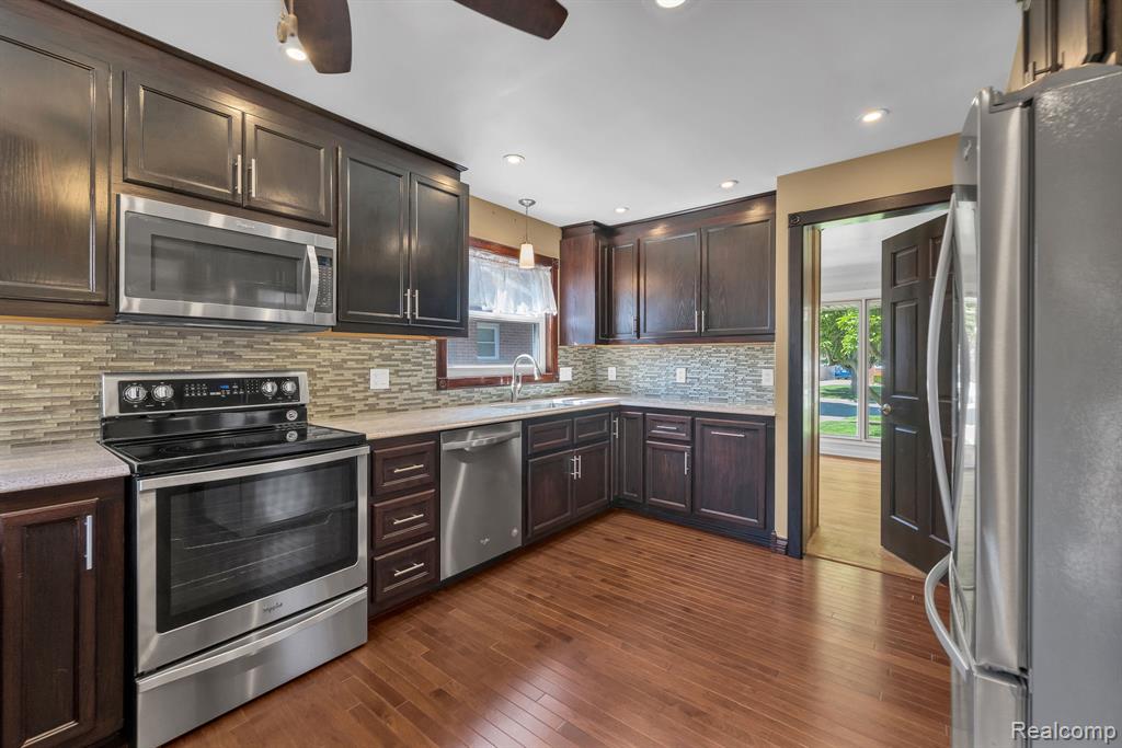 26637 Clairview Drive, Dearborn Heights, MI 48127 — Photo 16