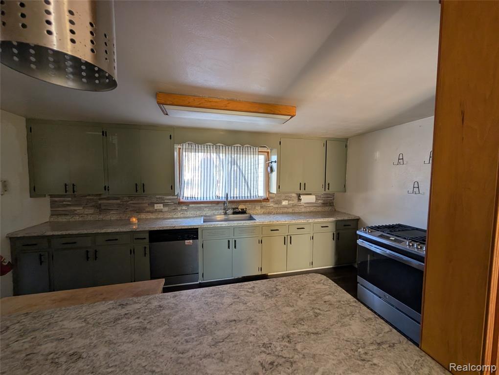 805 Oak Street, Lennon Vlg, MI 48449 — Photo 24