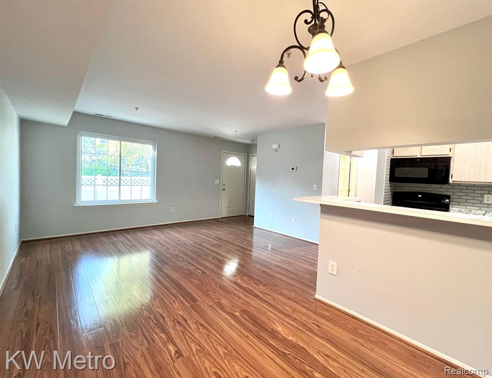 22277 ATLANTIC POINTE, Farmington Hills, MI 48336 — Photo 6