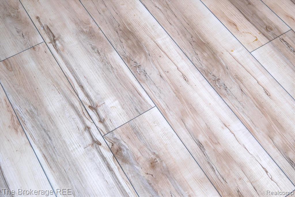 203 Sawyer Street, Grand Blanc, MI 48439 — Photo 12