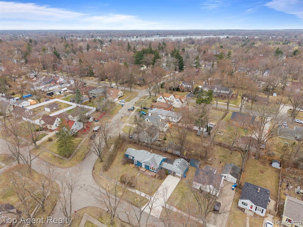3986 BEECHGROVE Drive, Waterford, MI 48328 — Photo 37