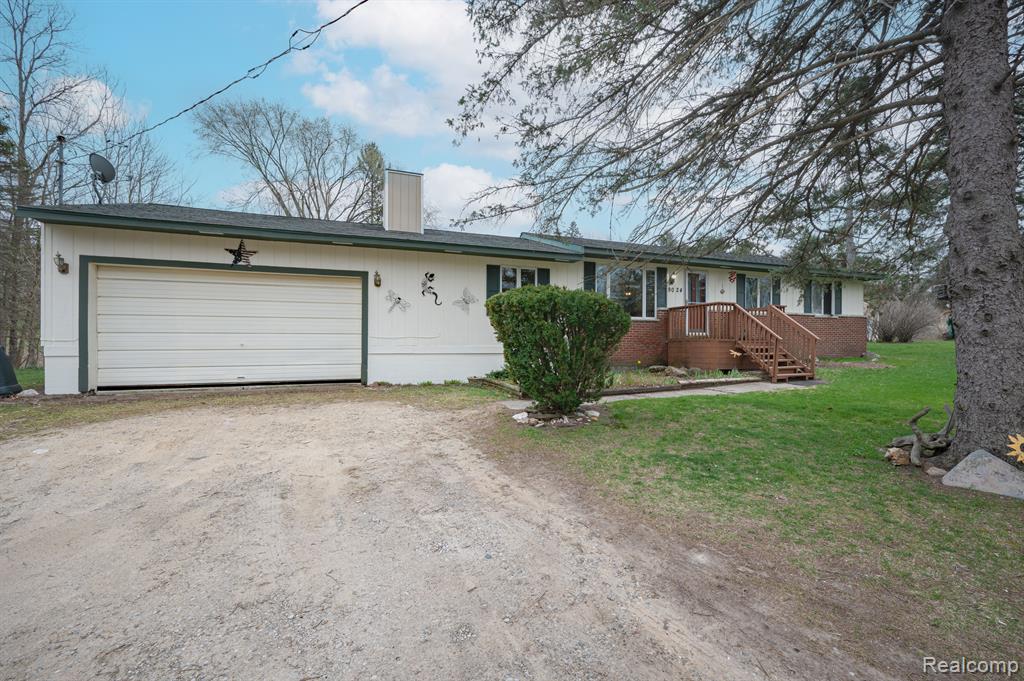 9024 PARSHALLVILLE Road, Fenton, MI 48430 — Photo 2