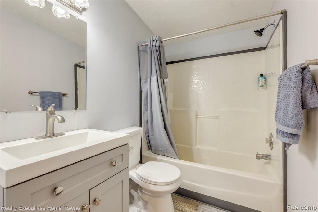 5529 JEDDO Road, MI 48032 — Photo 42