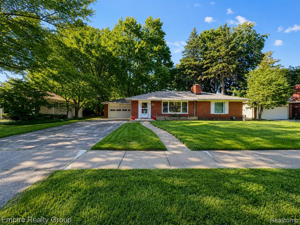 17300 Buckingham Avenue, Beverly Hills, MI 48025 — Photo 2