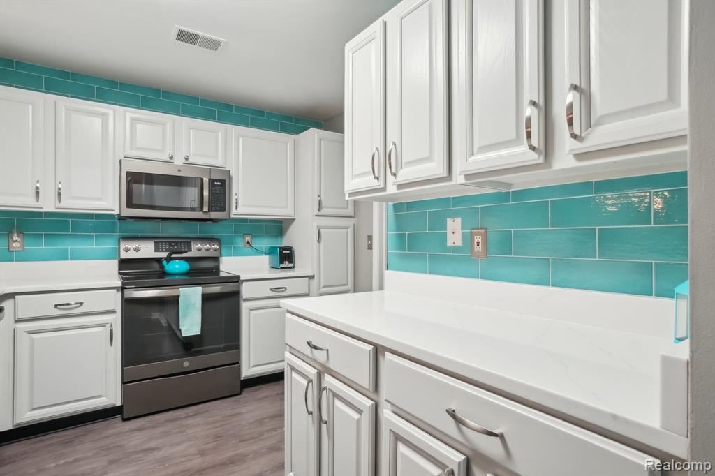 52355 HEATHERSTONE Avenue, Macomb, MI 48042 — Photo 9