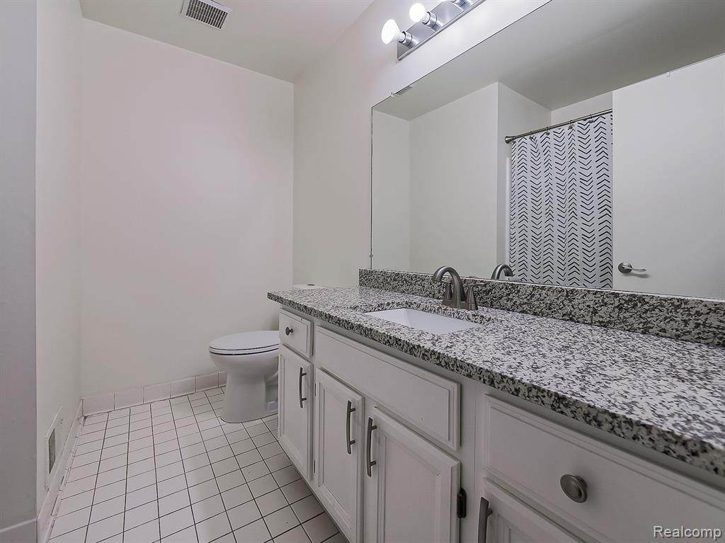 212 WINDING Brook, Commerce Twp, MI 48390 — Photo 13
