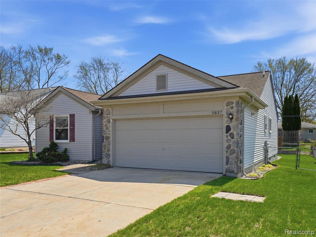 5837 Northridge Circle, Waterford, MI 48327 — Photo 4