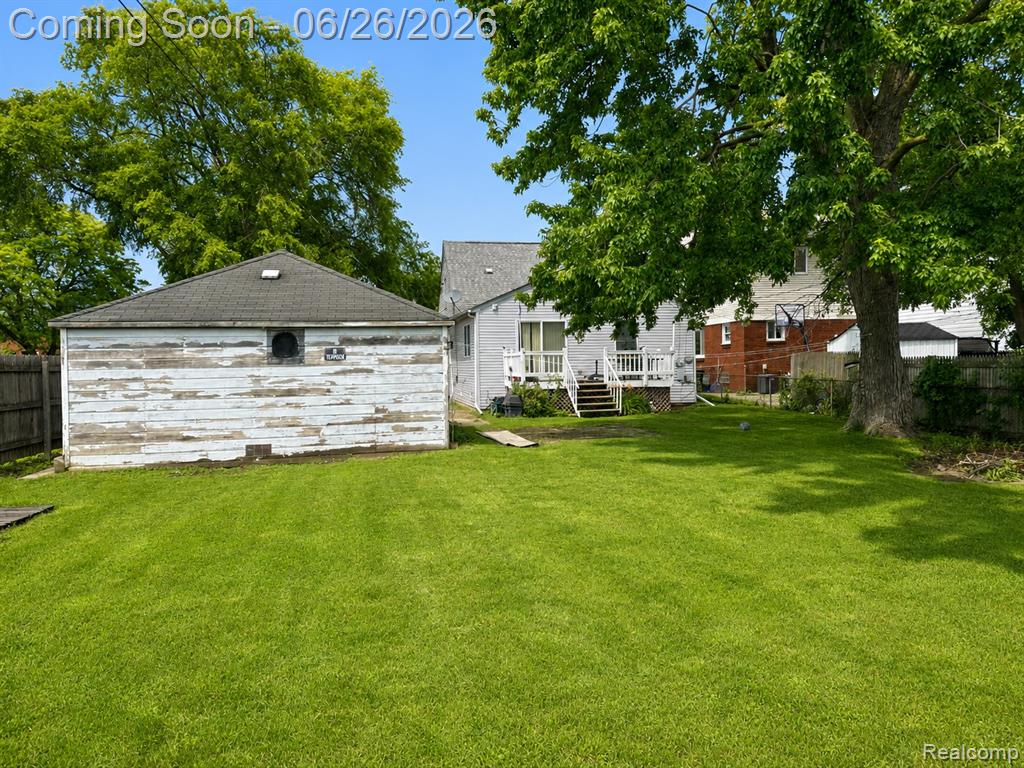 8056 Central, Center Line, MI 48015 — Photo 25