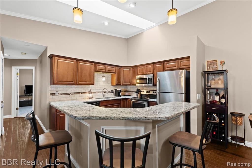 22118 EDGEWATER, Novi, MI — Photo 9