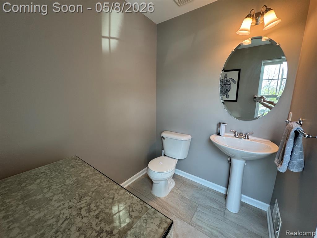 20489 Damask Circle, Clinton Twp, MI 48038 — Photo 16
