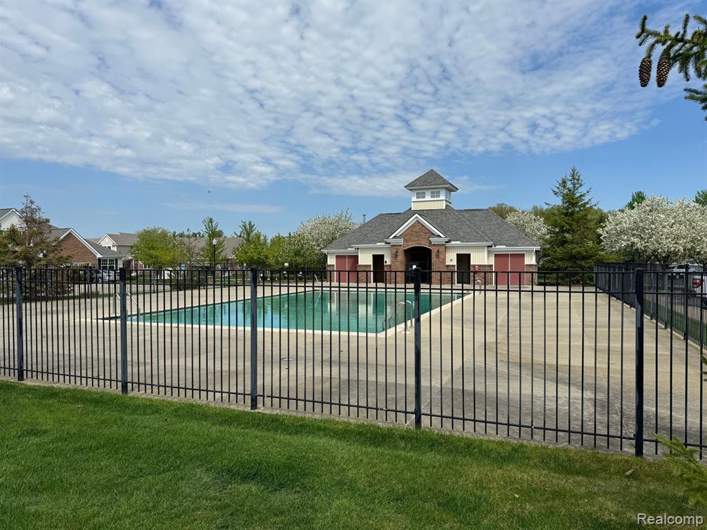 10258 CROSSVIEW Trail, Howell, MI 48855 — Photo 3