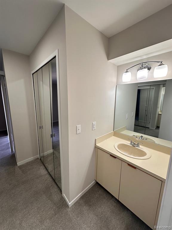 604 CHESHIRE Court, Rochester Hills, MI 48307 — Photo 18