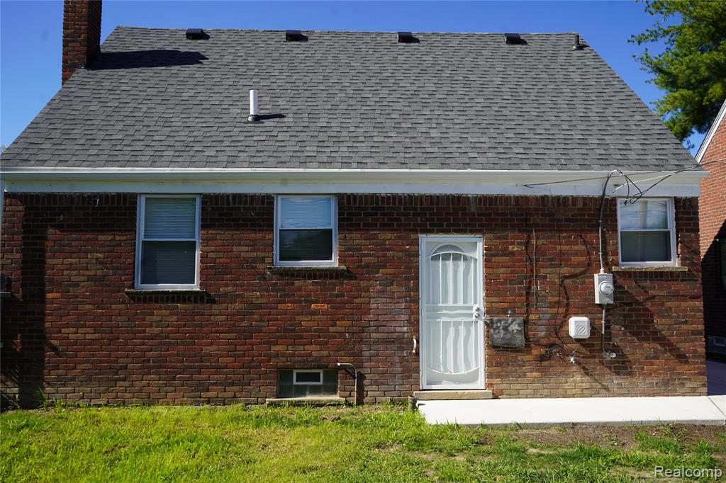 16047 W Chicago Street, Detroit, MI 48228 — Photo 34