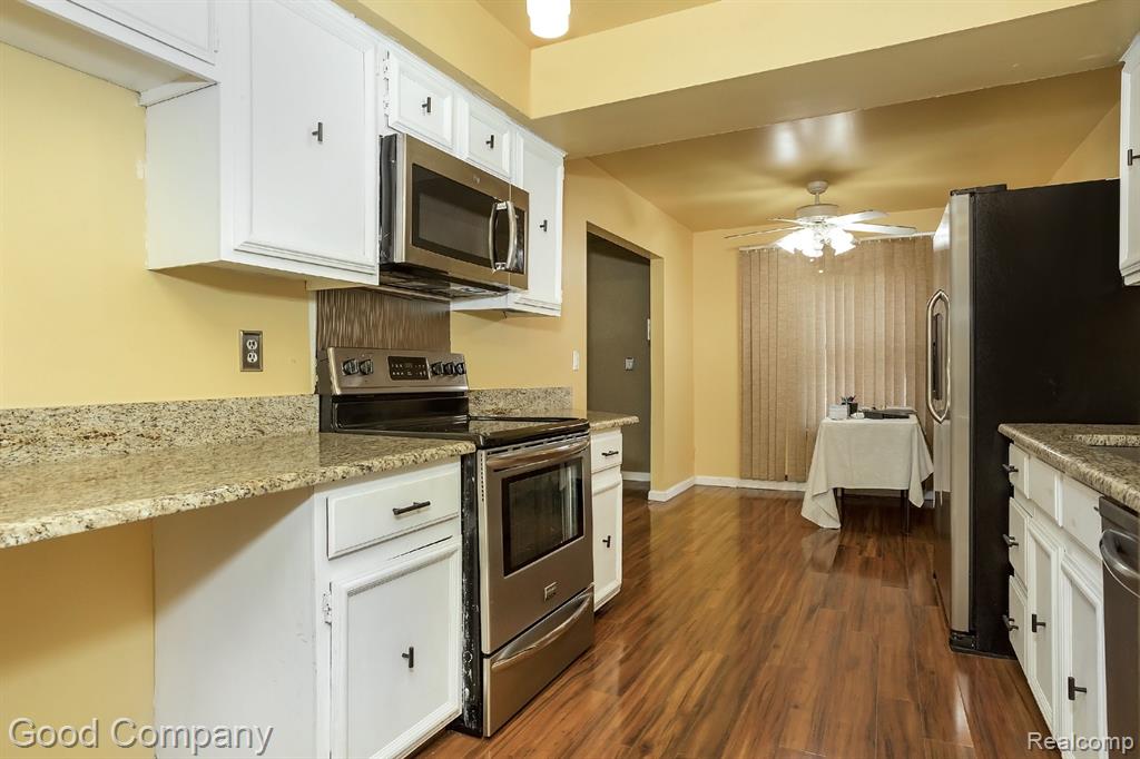 28562 REGENT Court S, Southfield, MI 48076 — Photo 6