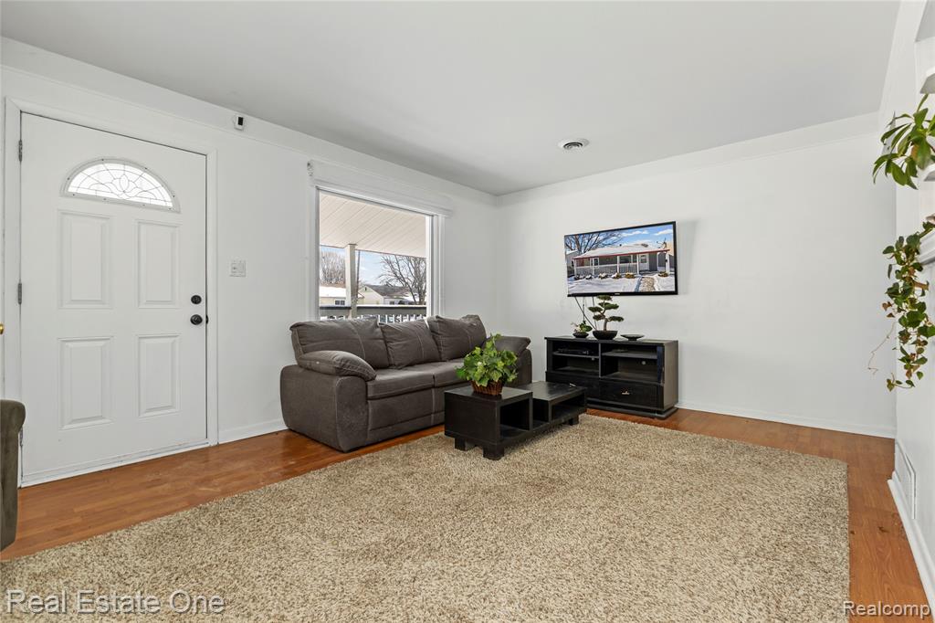 6141 Harrison Street, Garden City, MI — Photo 3