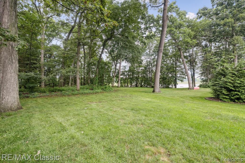 1561 Waters Edge Court, Wixom, MI 48393 — Photo 41