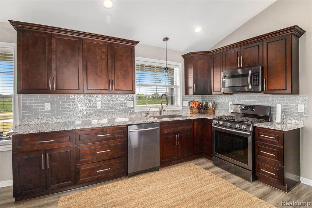 2660 Bay Point Court, Imlay City, MI 48444 — Photo 11