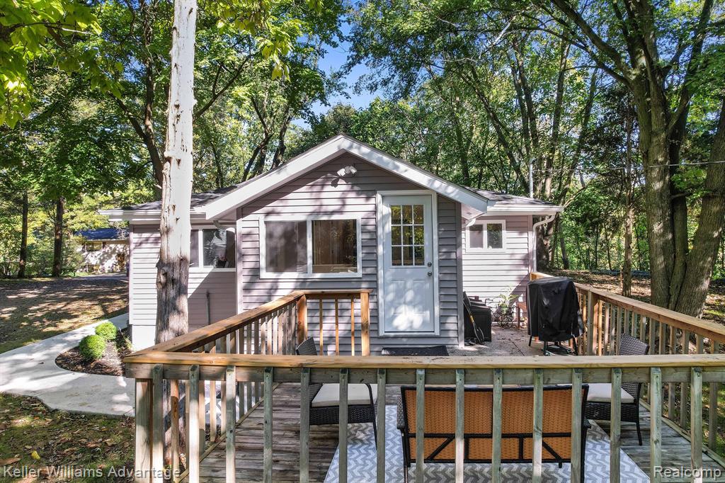 7466 LONGWORTH Drive, Brighton, MI 48116 — Photo 5