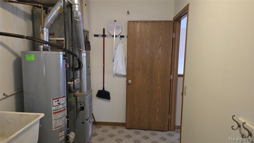 803 E Meyers Avenue, Hazel Park, MI 48030 — Photo 11