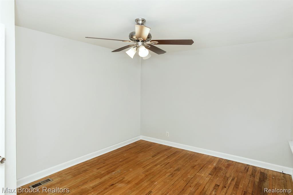 594 ANDRESEN Court, Hazel Park, MI 48030 — Photo 7