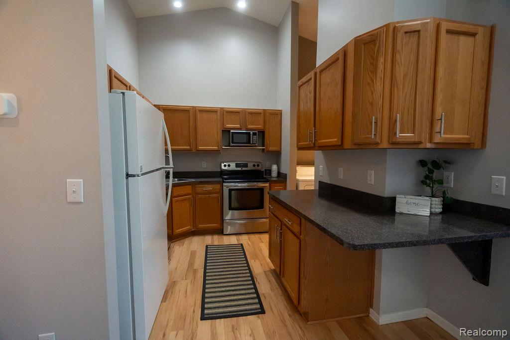 23273 Bunte Court, Trenton, MI 48183 — Photo 13