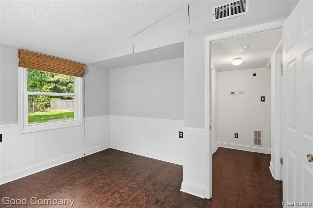 3130 Greenlawn Avenue, Commerce Twp, MI 48382 — Photo 21