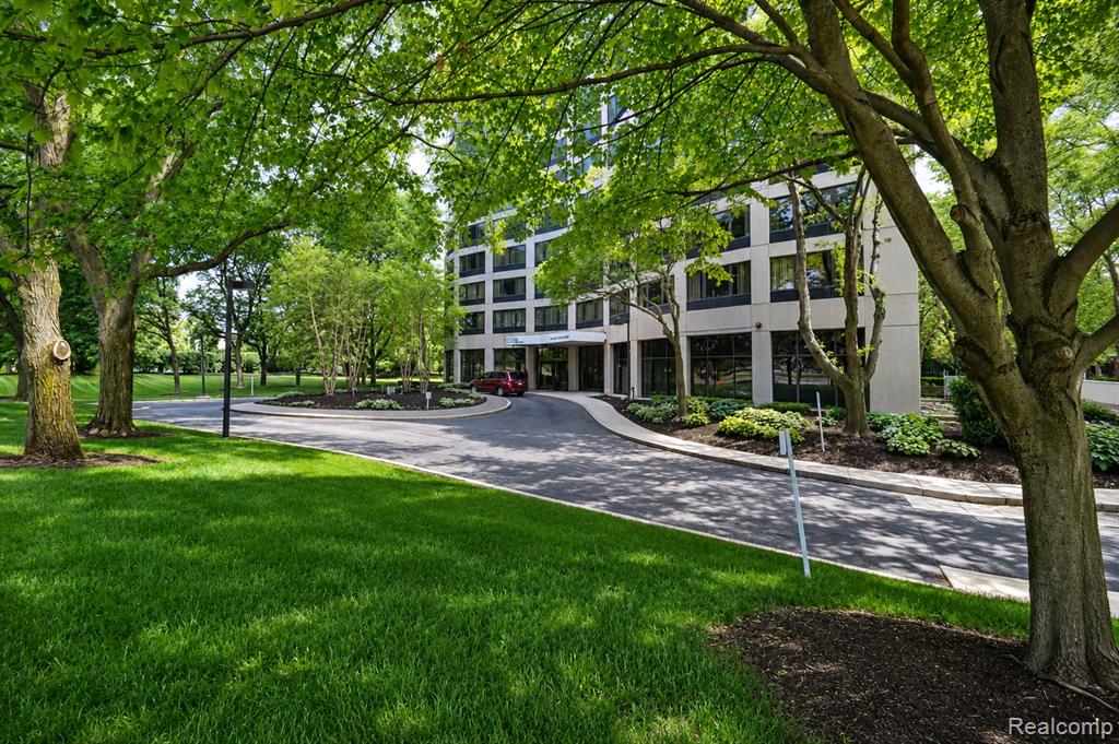 5000 Town Center, Southfield, MI 48075 — Photo 15