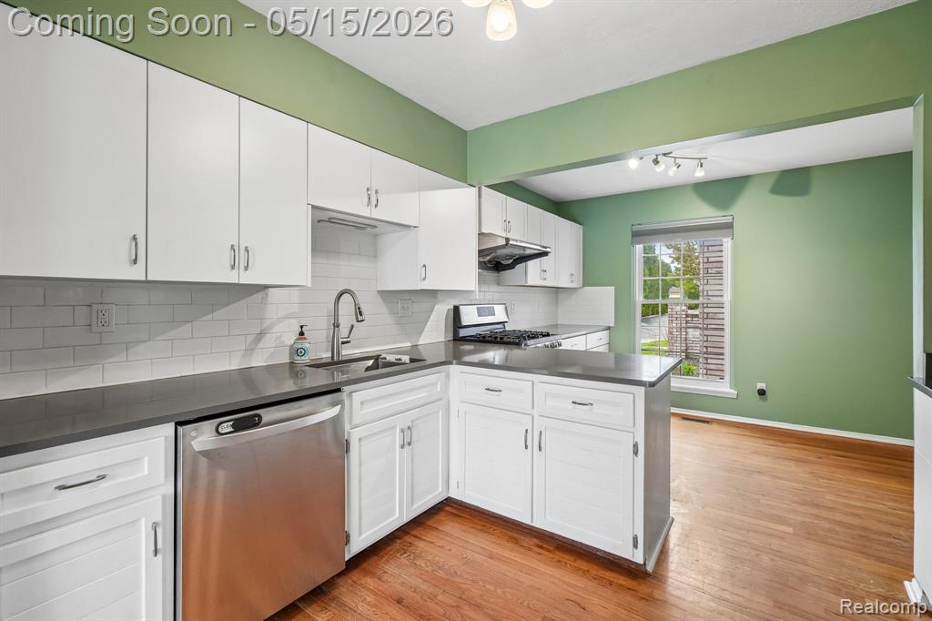 44 Stratford Lane, Rochester Hills, MI 48309 — Photo 11