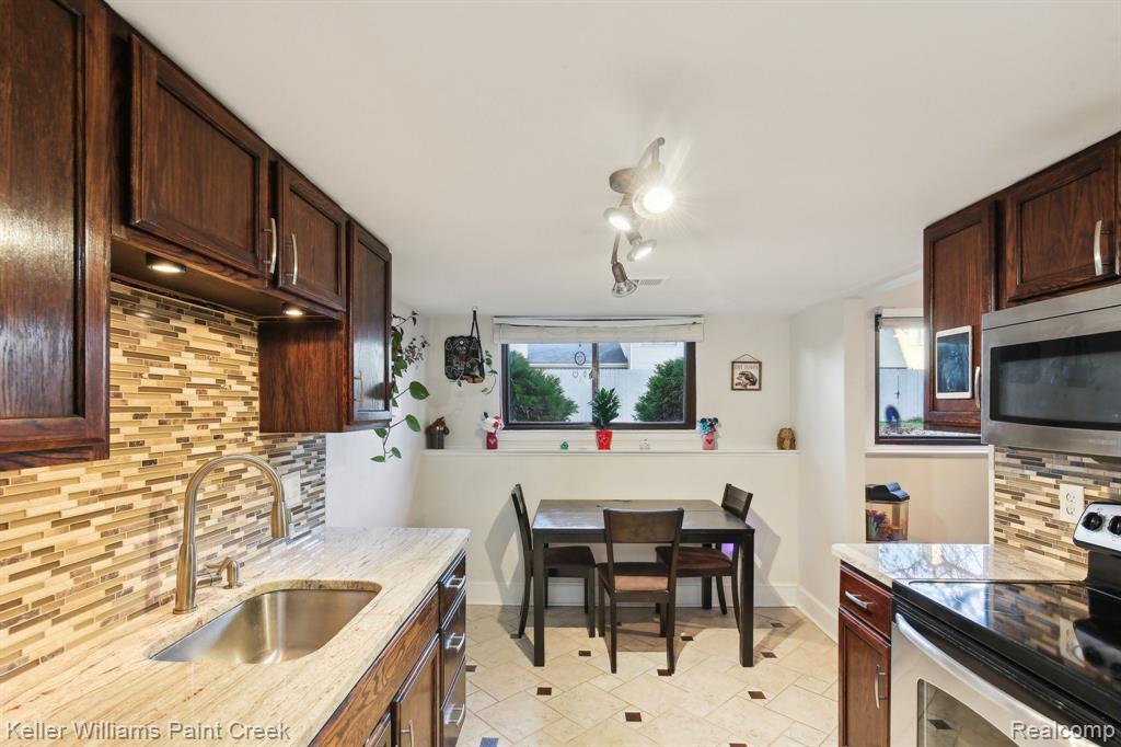 42378 LOCHMOOR Street, Clinton Twp, MI 48038 — Photo 10