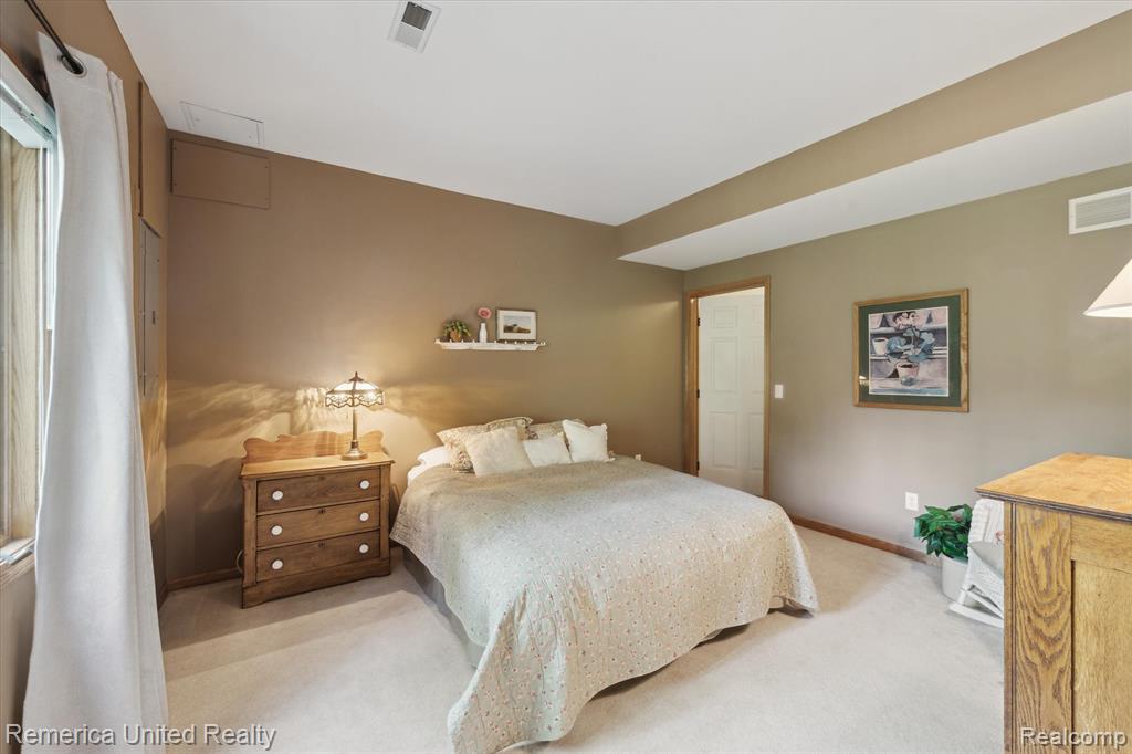 1317 PEPPERGROVE Drive, Brighton, MI 48116 — Photo 38
