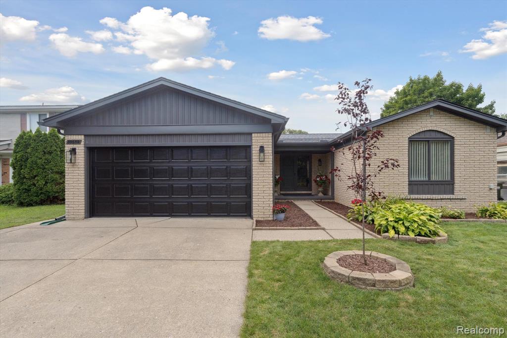 39659 Durand Drive, Sterling Heights, MI 48310 — Photo 2