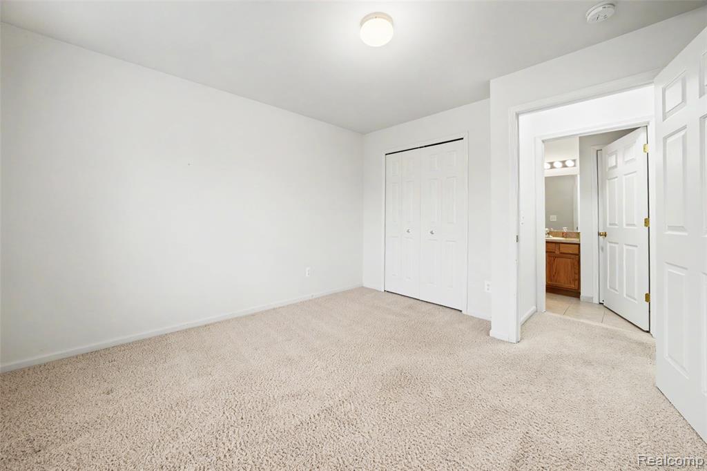 45467 Coachfort Drive, Macomb, MI 48044 — Photo 13