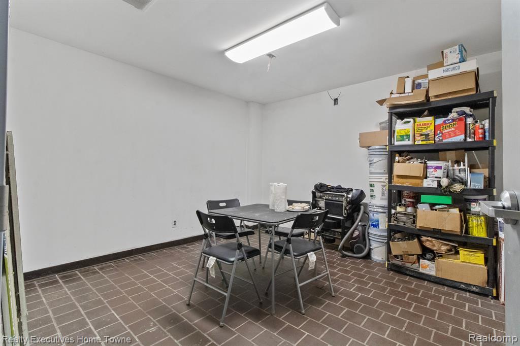 840 WHITNEY Drive, Lapeer, MI 48446 — Photo 15