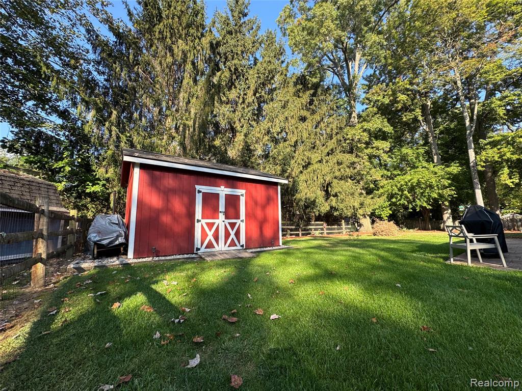7665 Apache Trail Road, Temperance, MI 48182 — Photo 31