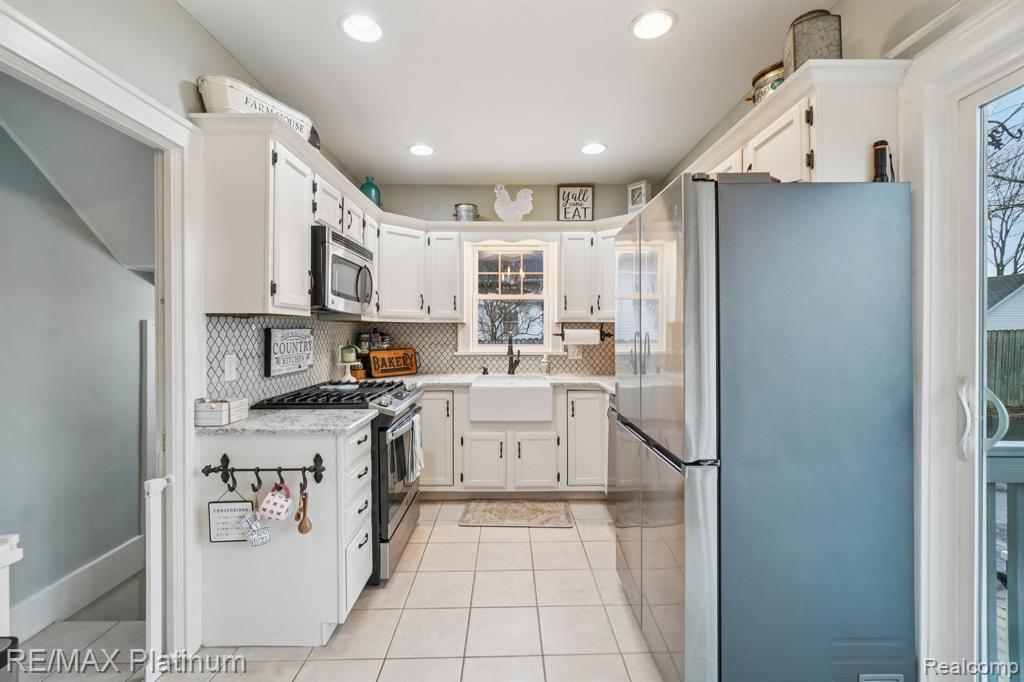 409 S Walnut Street, Howell, MI 48843 — Photo 8