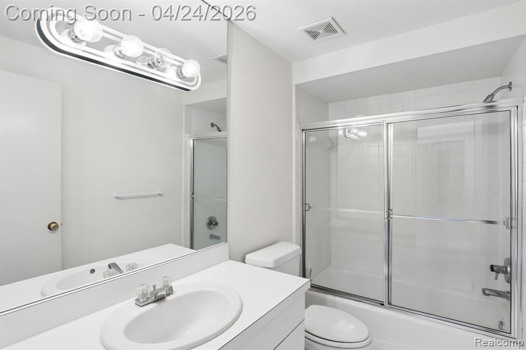 7311 Danbury Drive, West Bloomfield, MI — Photo 22
