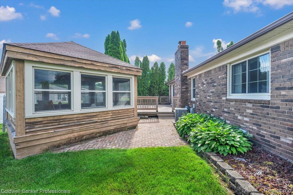 5015 Fox Hill Drive, Sterling Heights, MI 48310 — Photo 5