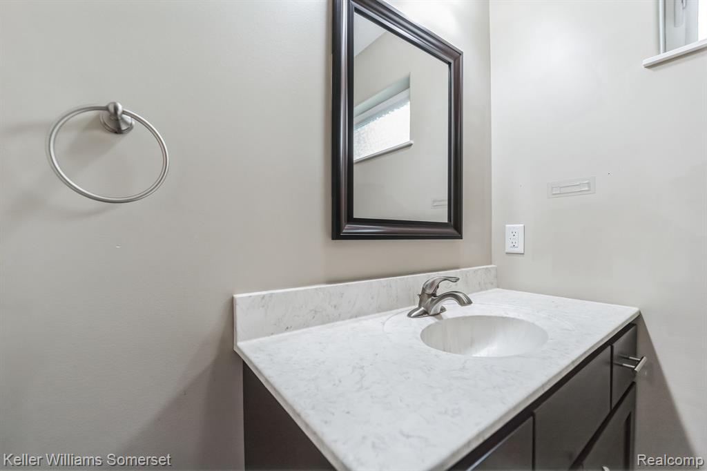 208 PARKVIEW Drive, Kingsley, MI 49649 — Photo 16