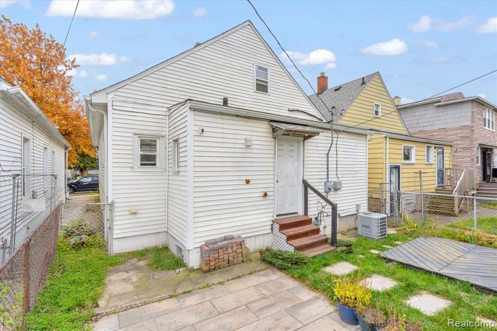 2997 Hanley Street, Hamtramck, MI 48212 — Photo 24