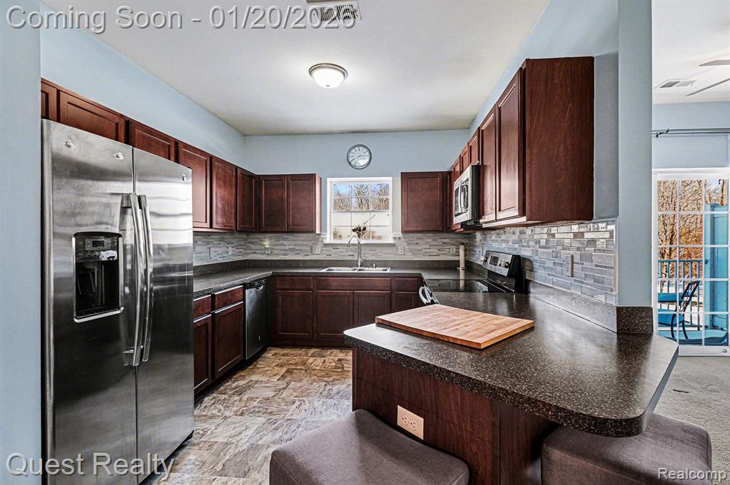 25998 Maritime Circle S, Harrison Township, MI — Photo 8